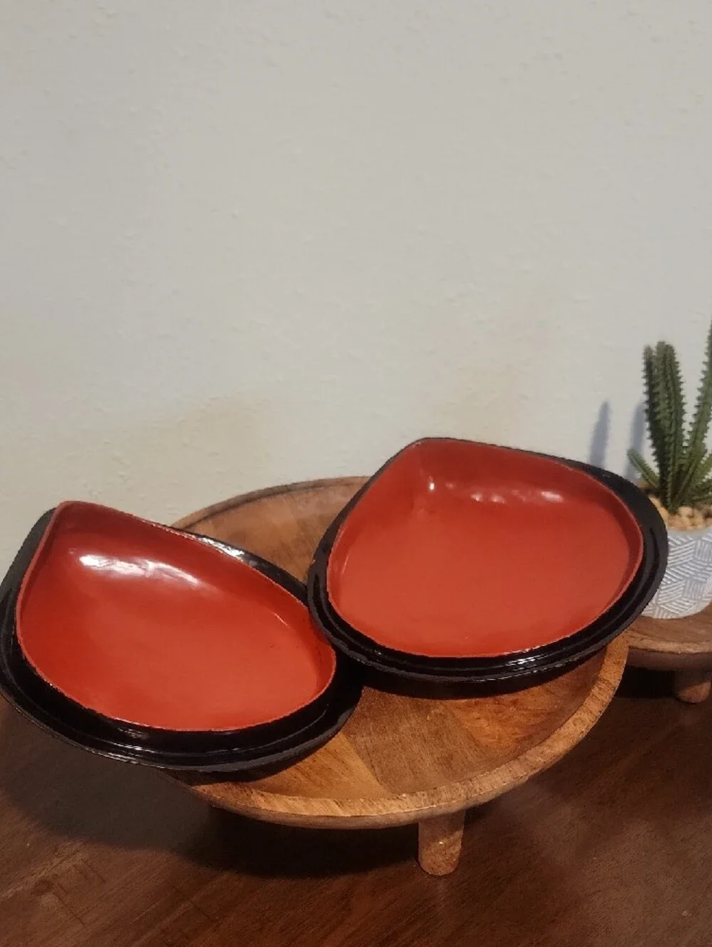 Vintage Japanese Wakasa lacquer clam shell trinket box